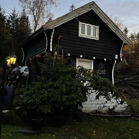 Stabbur Steinbekken, Back To Basic Primitive Overnight Eidsvoll 외부 사진